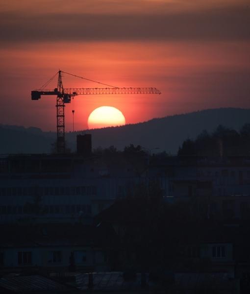 Slunce na jeřábu