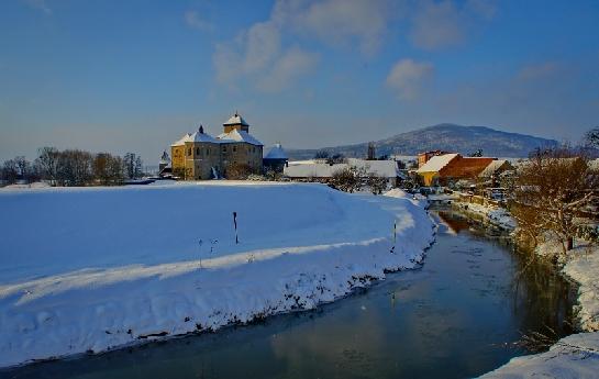 Vodní hrad Švihov s městečkem