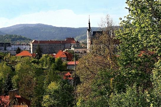 Kostel sv. Víta a zámek v Č. Krumlově