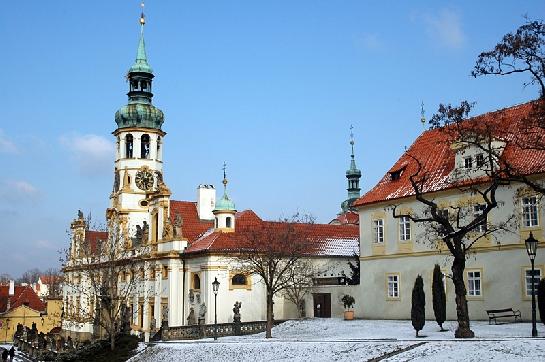 Pražská Loreta v zimě