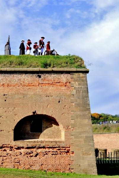 Dělostřelci na valech pevnosti Terezín