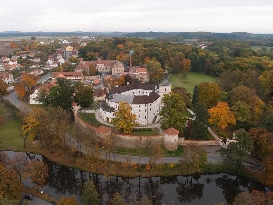 Březnice zámek