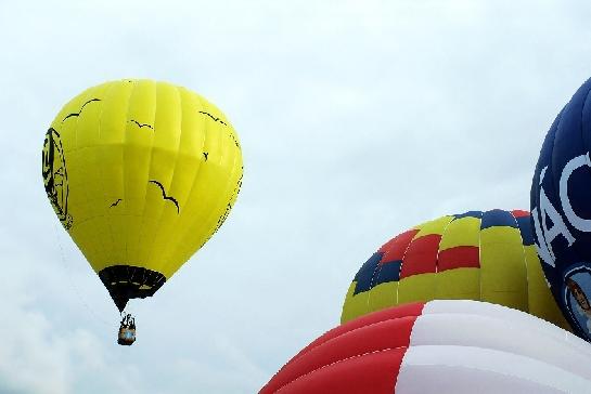 Hromadný  start horkovzdušných balonů