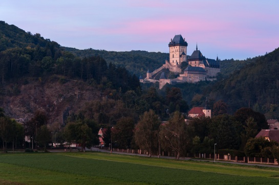 Karlštejn po západu slunce