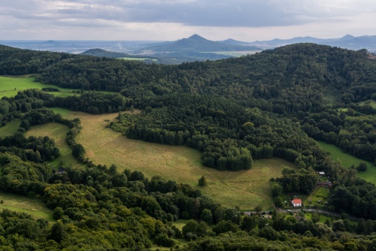 České středohoří z Krkavčí skály