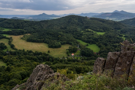 České středohoří z Krkavčí skály II