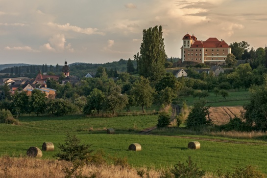 Zámek Valeč