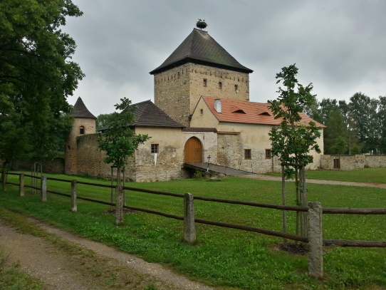 Horní tvrz Kestřany