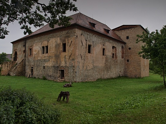 Horní tvrz Kestřany