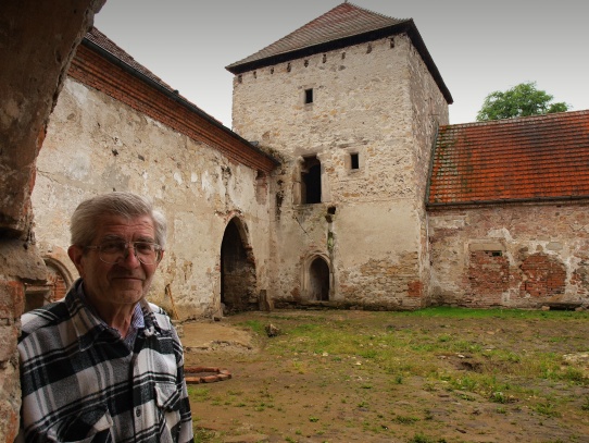 Horní tvrz Kestřany u Putimi