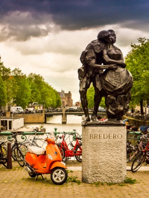 Bedero statue