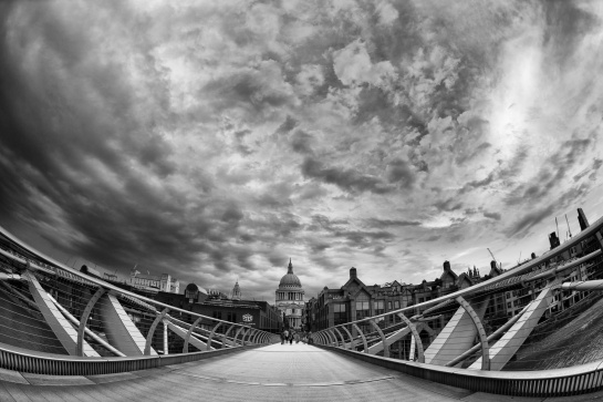 LONDÝN - MILLENNIUM BRIDGE