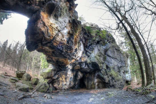 Skalní brána u zříceniny hradu Milštejn