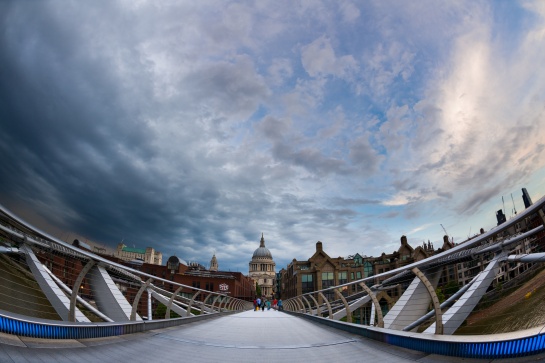 LONDÝN - MILLENNIUM BRIDGE