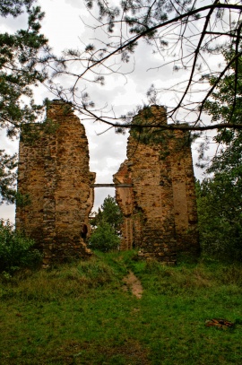 Zřícenina kaple Povýšení sv. Kříže Bříství