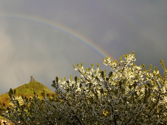 Duha nad Hazmburkem