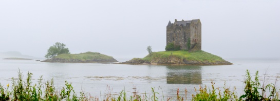 SKOTSKO - hrad Stalker na jezeře LOCH LINNHE