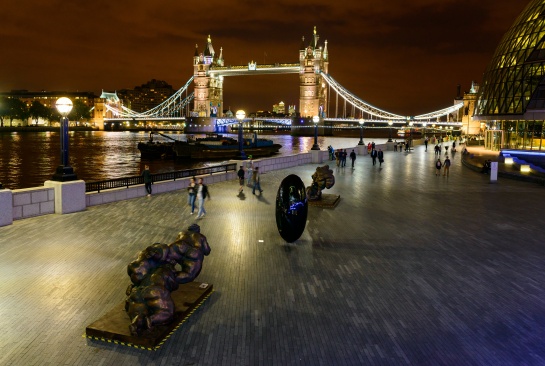 LONDÝN - pohled na TOWER BRIDGE