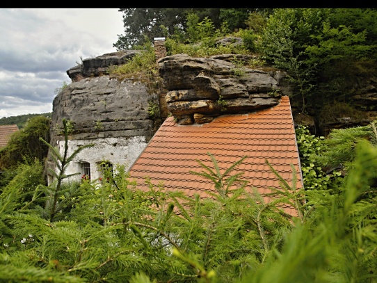 Skalní obydlí Lhotka u Mělníka - Kokořínsko