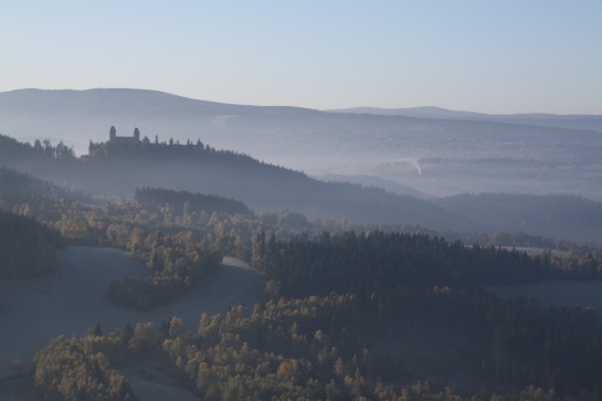 Středověký hrad Kašperk ze Sedla.