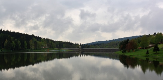 přehrada Pozlovice, pohled na hráz