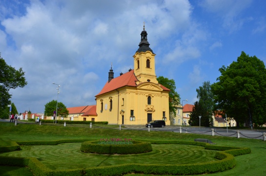 Dobříš, kostel