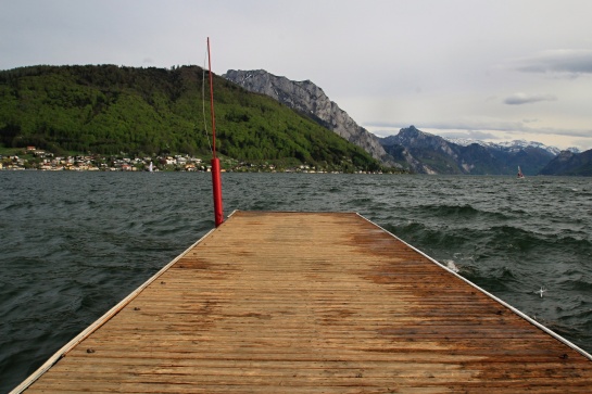 Jezero Traunsee u města Gmunden