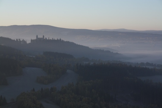 Středověký hrad Kašperk ze Sedla.