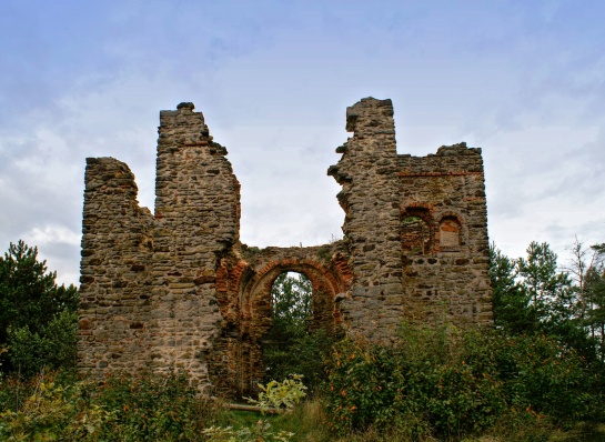 Zřícenina kaple Povýšení sv. Kříže Bříství