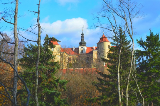 Jezeří. zámek v barvách podzimu roku 2015 