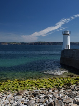 Camaret přístav, maják