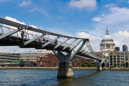 LONDÝN - MILLENNIUM BRIDGE