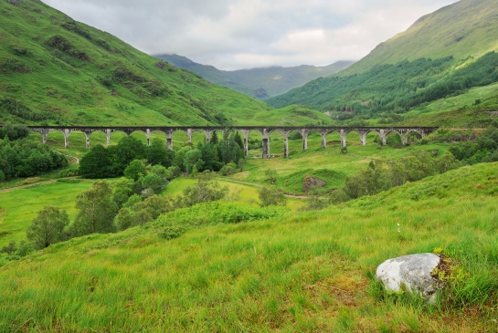 SKOTSKO - železniční most u města GLENFINNAN