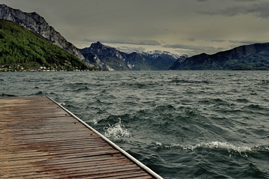 Jezero Traunsee se zámkem Orth