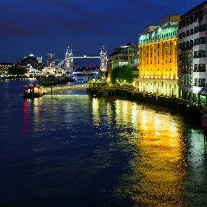 LONDÝN - pohled na TOWER BRIDGE