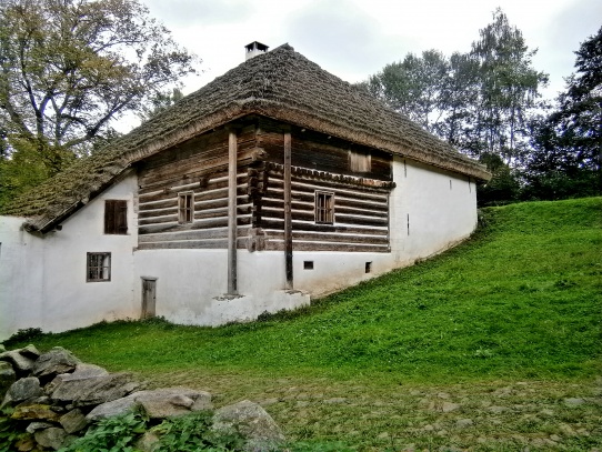 Středověký vodní mlýn Hoslovice