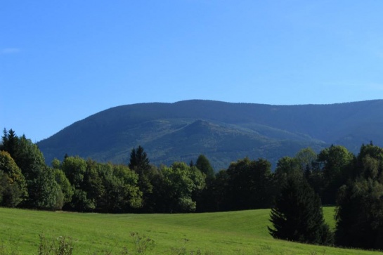 Výhled na Obří skály z Horní Lipové