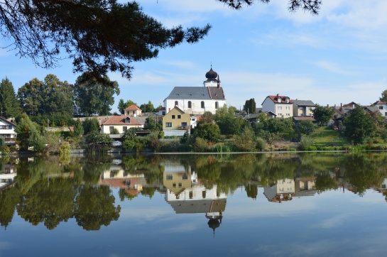 Kostel v obci Počepice na Sedlčansku