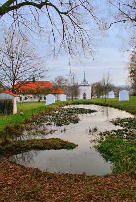 Poutní areál Skalka Mníšek pod Brdy