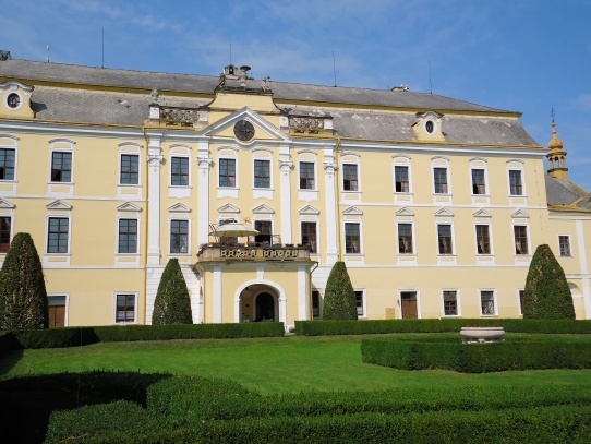 Lysá nad Labem zámek