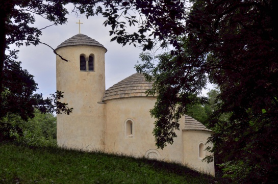 Říp - kaple sv. Jiří a sv. Vojtěcha