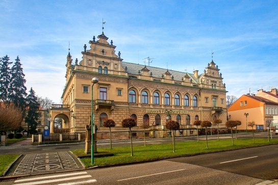 Gymnázium - Lázně Bělohrad