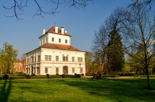 Letohrádek - Ostrov nad Ohří