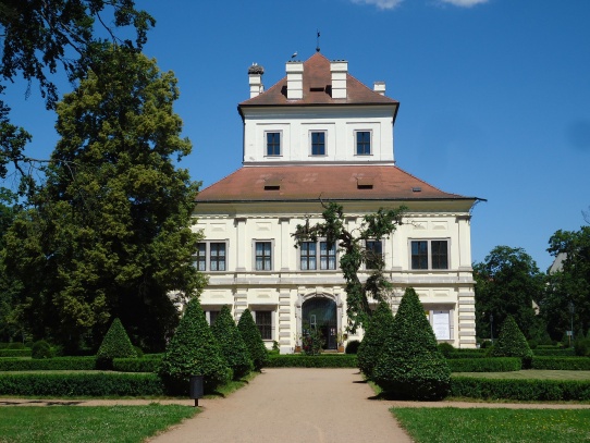 Ostrov nad Ohří letohrádek