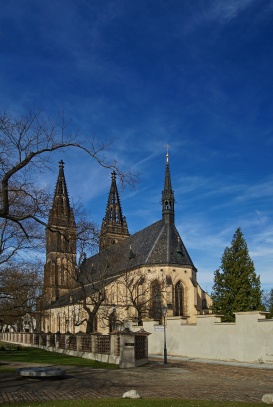 Praha Vyšehrad kostel sv. Petra a Pavla