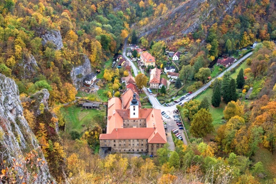 Svatý Jan pod Skalou