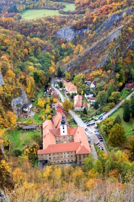 Svatý Jan pod Skalou