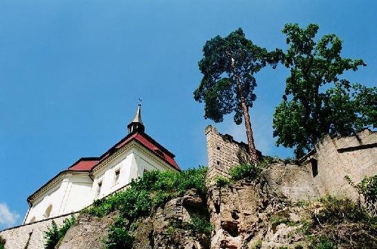 Hrad Valdštejn s kaplí