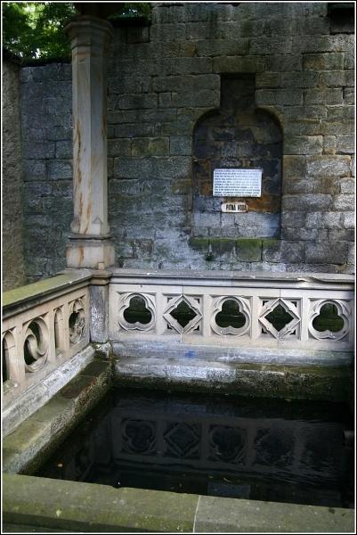 Studánka Božena v Peruci