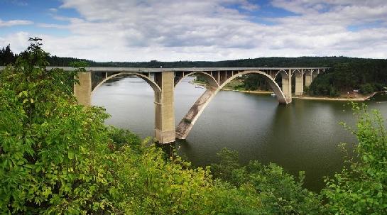 Podolský most